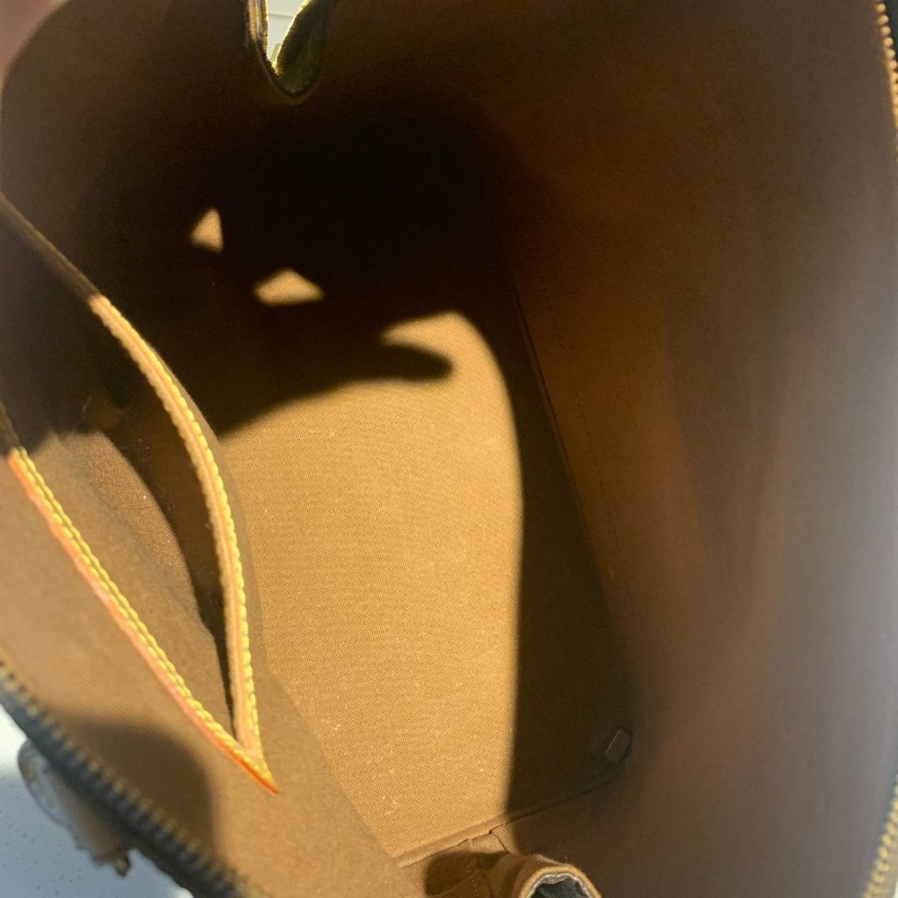 Louis Vuitton Alma PM Monogram (authentic) - Picture 5 of 8